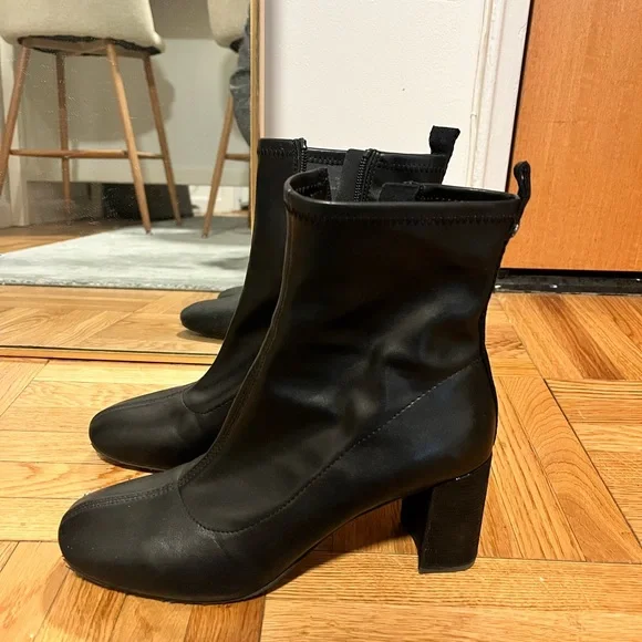 Donald Pliner Women’s Katie Black Boots Size 8.5 Leather - Picture 5 of 8